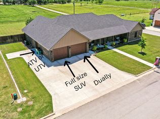 820 Fleitman Dr, Muenster, TX 76252