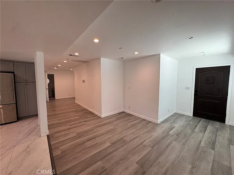 3 Cypress — Photo 2