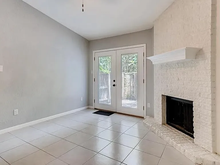 3815 Menchaca Rd #15 — Photo 6