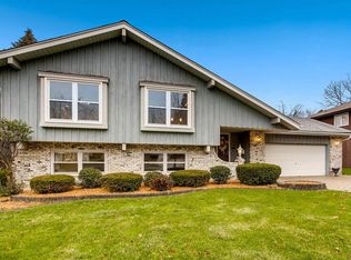 1150 39th St, Downers Grove, IL 60515