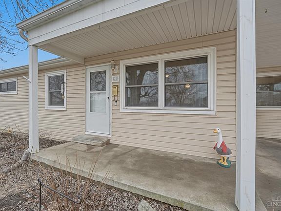 4th image of 75 Berkshire Ct