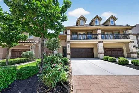 51 Banbury Ct — Photo 2