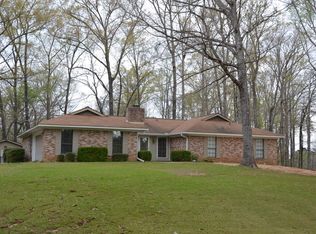 1211 Merry Valley Dr, Columbus, MS 39705