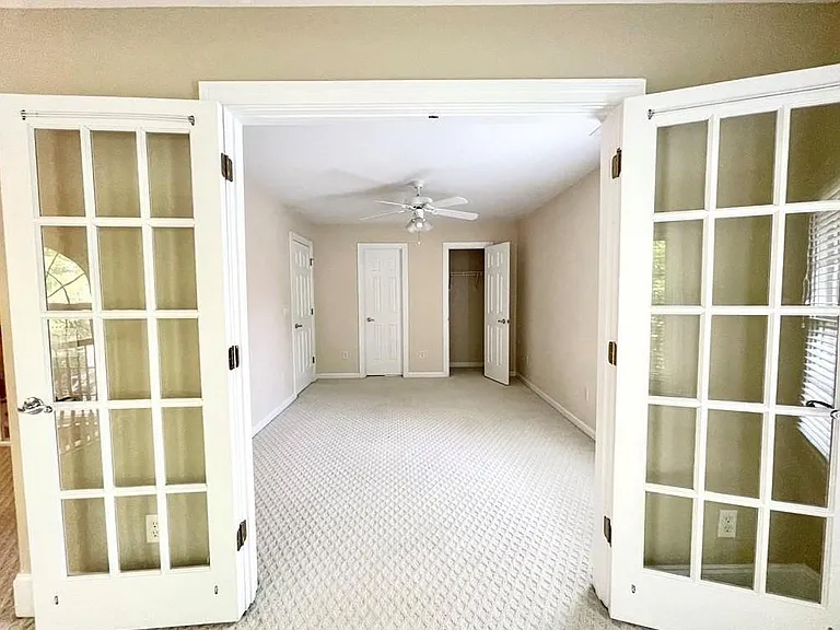 455 Wembley Cir — Photo 35