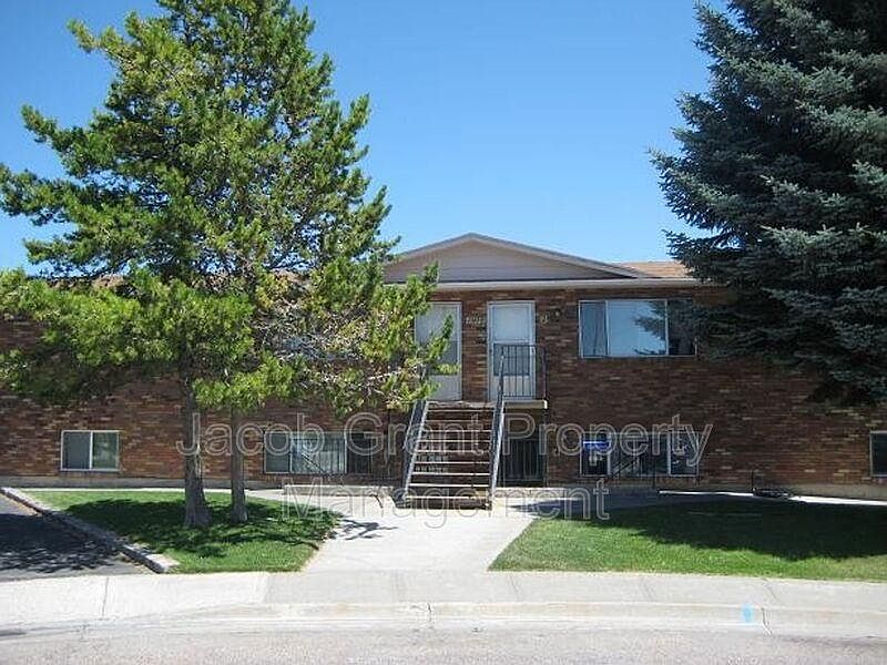1st image of 1345 Elizabeth Dr APT 4