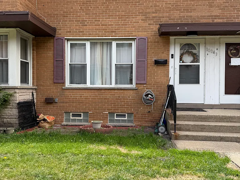 10043 Frontage Rd #D — Photo 2