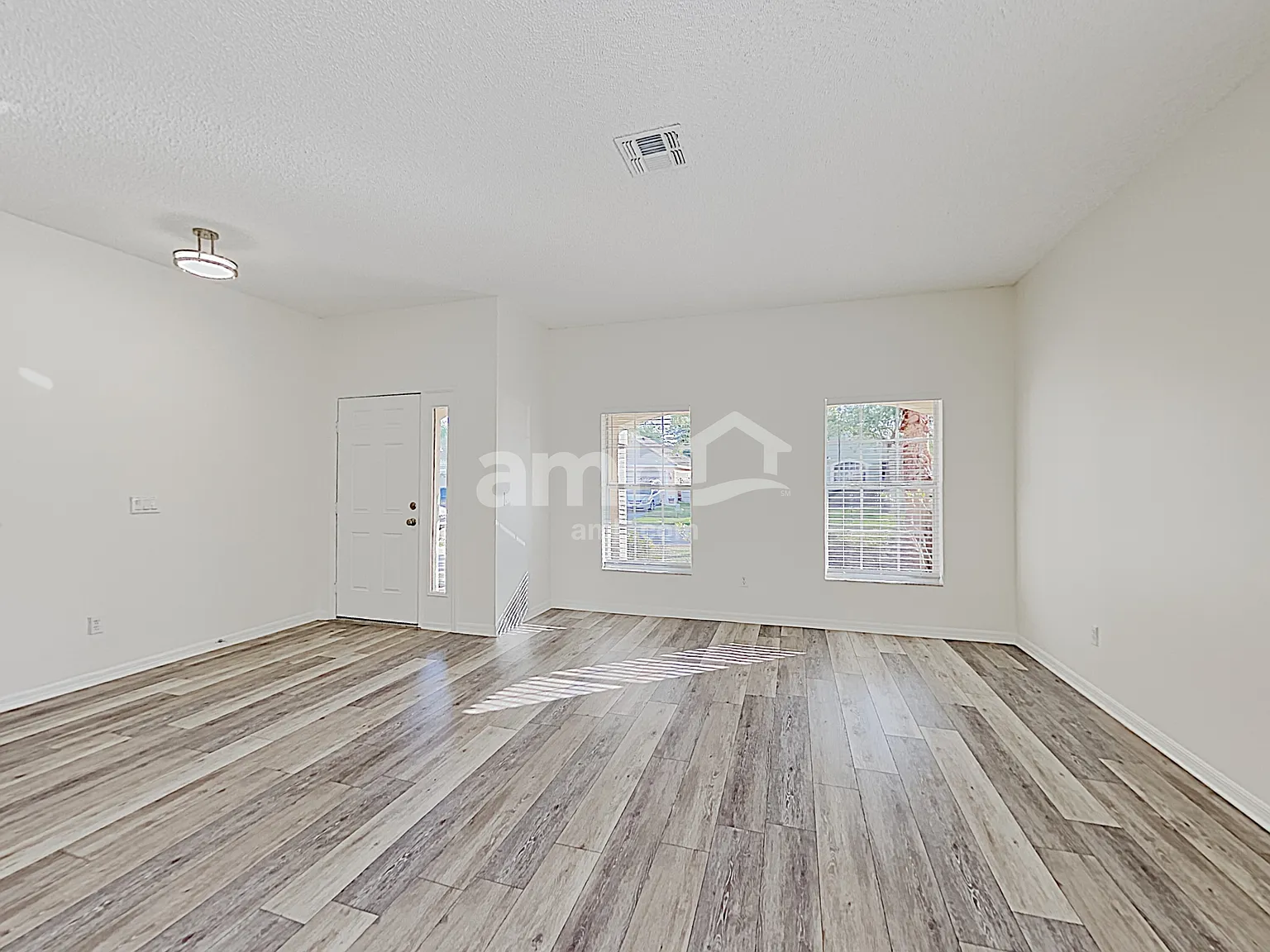 6 bed, 3.0 bath, 2750 sqft, $3,125 — Photo 4