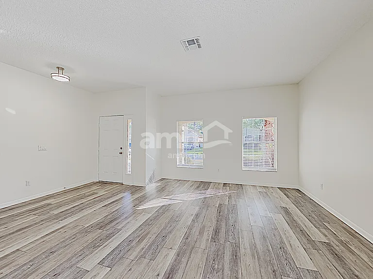 2219 Darlin Cir — Photo 4