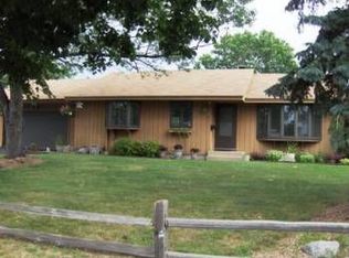 3808 W 83rd St, Bloomington, MN 55431