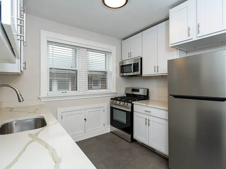 1019 Art Hill Pl #1AB — Photo 1