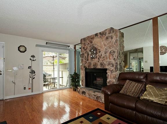 3rd image of 646 S Fair Oaks Ave