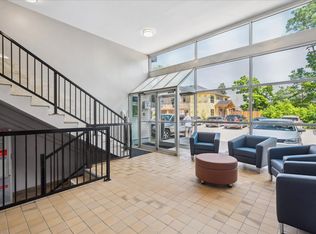 Chelsea Manor, London, ON N6B 1H2