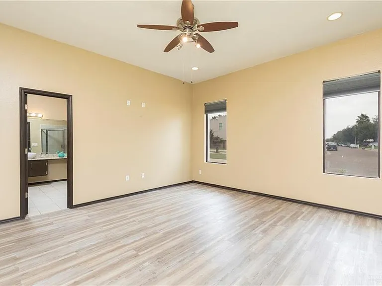 2037 S 45th St — Photo 15