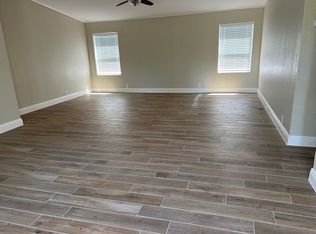 11920 SE 165th Ave, Ocklawaha, FL 32179