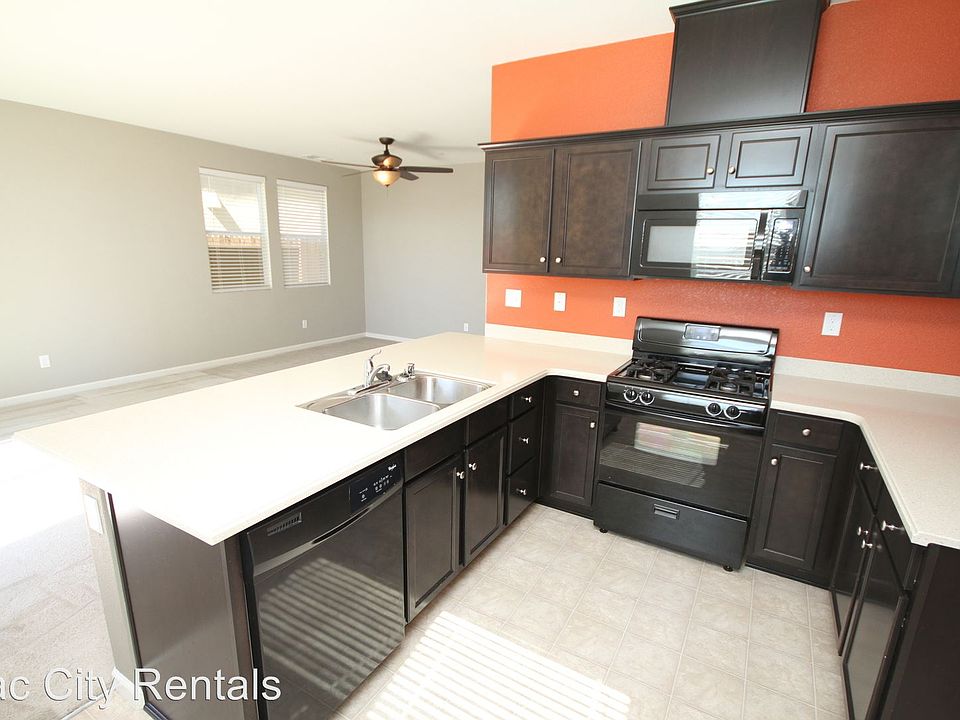 1st image of 8946 Great Rock Cir