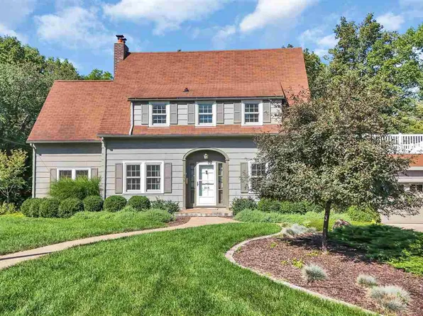 215 Sunset St, Iowa City, IA 52246
