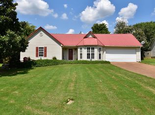 15 Anglewood Dr, Jackson, TN 38305