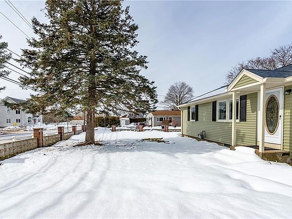 4th image of 586 Child St