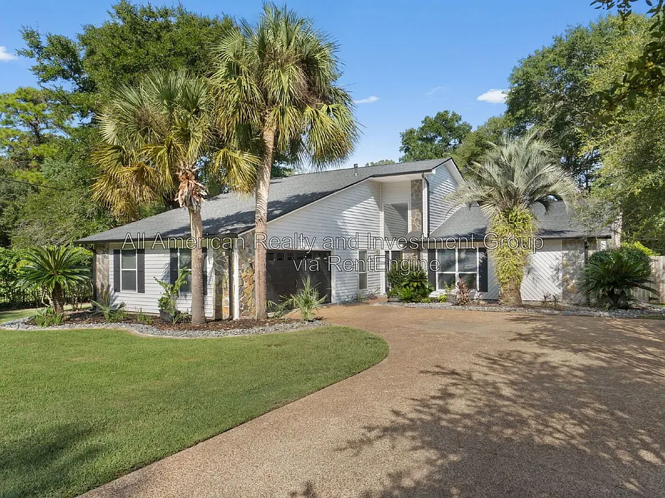 101 Hands Cove Ln