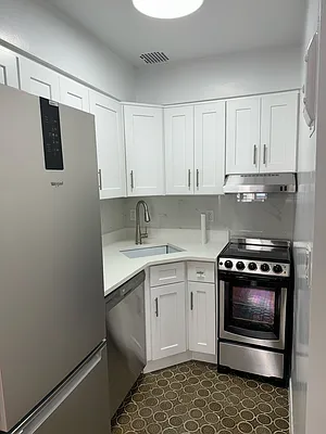 Rented by Joe Gotham LTD | media 16