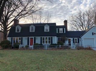 4 Glendale Cir, Iowa City, IA 52245