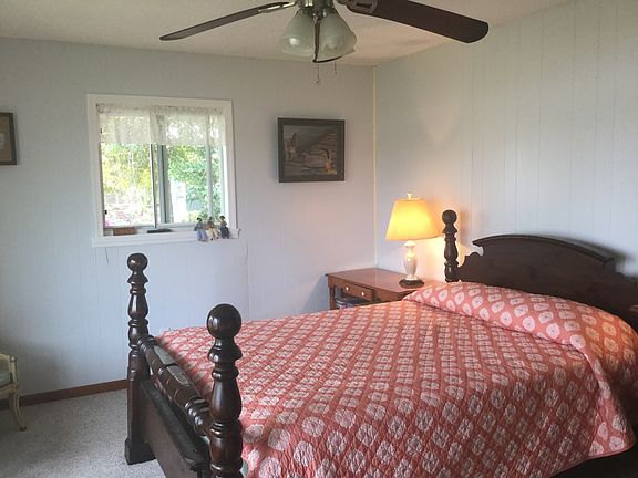 Master bedroom facing lake