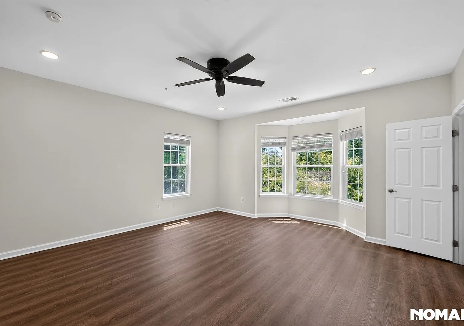 Charming 3BR Condo in Glen Burnie — Photo 1