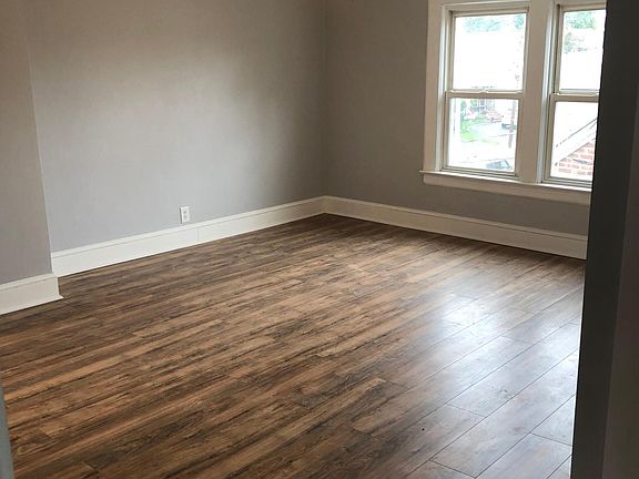 3rd image of 50 New St #2