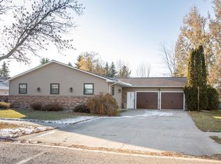 1551 Kittson Ave, Grafton, ND 58237