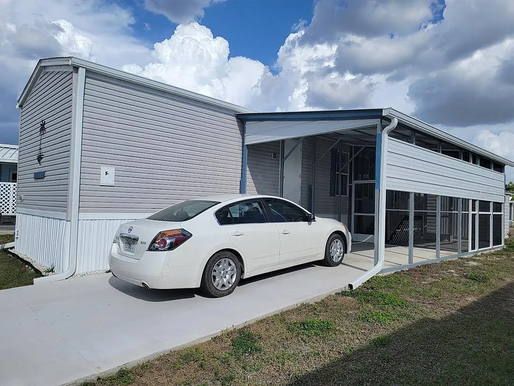 Building Photo - 5700 Holiday Park Blvd