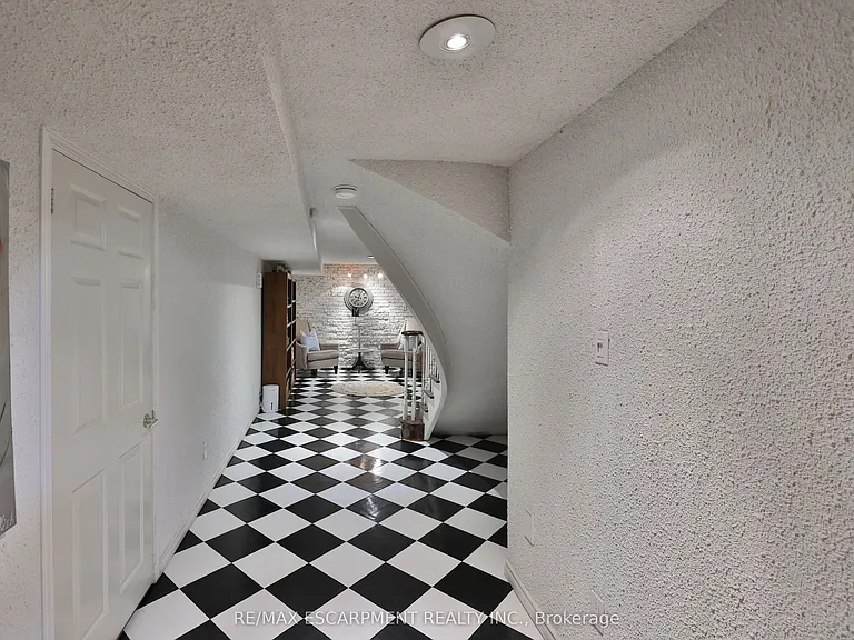 3555 Kingbird Ct — Photo 34