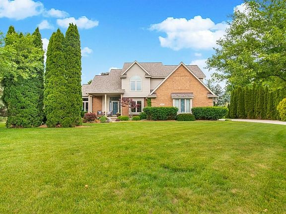 4th image of 7636 Wisteria Way