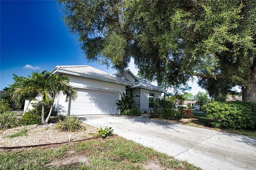 3 bed, 2.0 bath, 1635 sqft, $2,650 — Photo 3