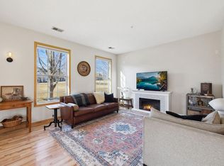 17257 72nd Pl N #401, Maple Grove, MN 55311