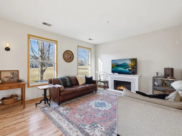 17257 72nd Pl N #401, Maple Grove, MN 55311