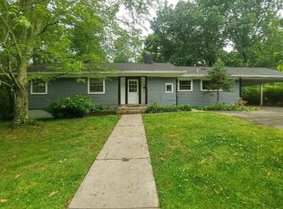 113 Outer Dr, Oak Ridge, TN 37830