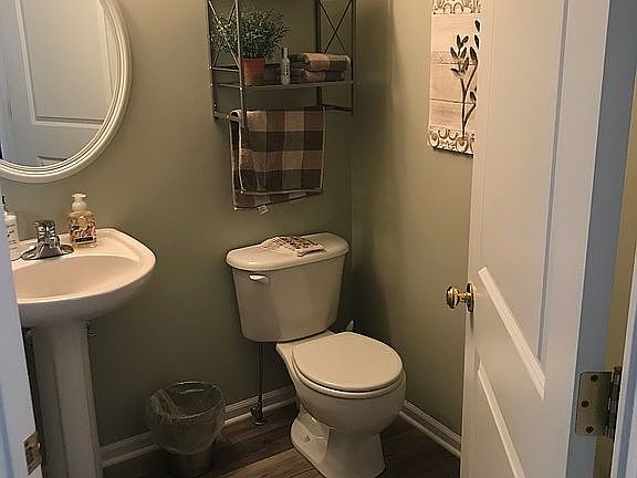 5th image of 485 Timberlake Dr W