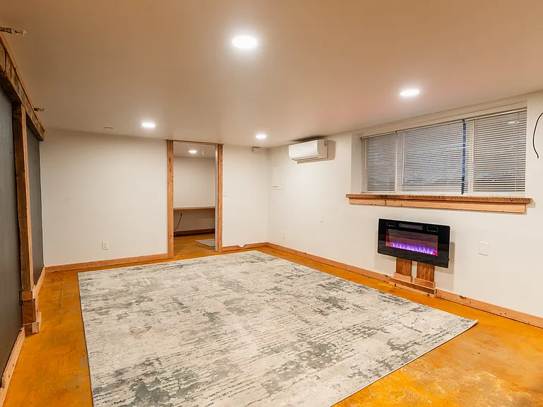 1815 NW Hoyt St #1 — Photo 5