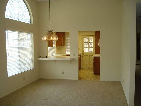 Big window lets in lots o