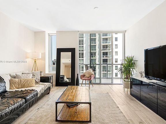 3rd image of 1050 Brickell Ave APT 3310
