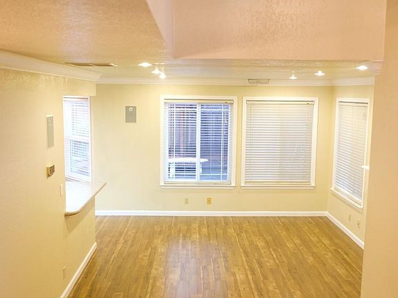 3rd image of 5548 Sunspring Cir