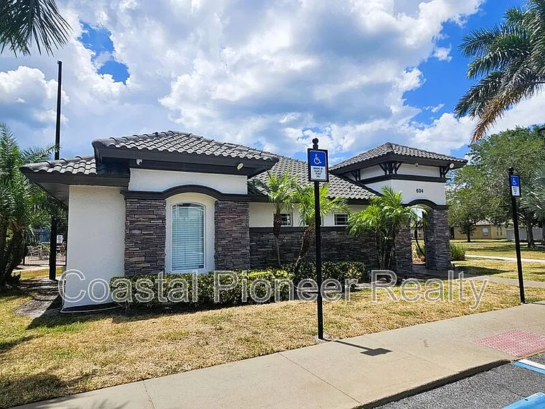 1824 Mira Lago Cir — Photo 39