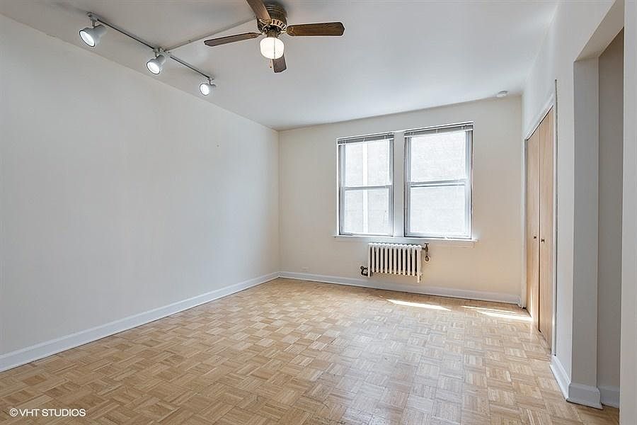 2nd image of 432 W Belmont Ave APT 406