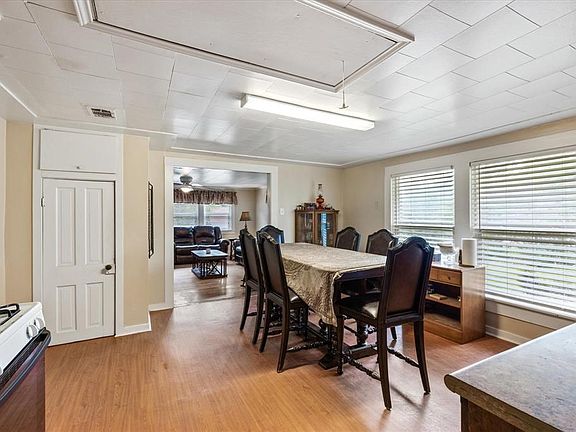 4th image of 4128 Wells Dr