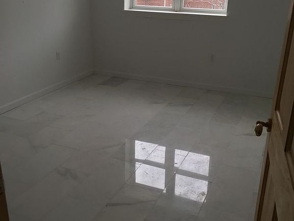 3rd image of 4312 Broadway Ste 1