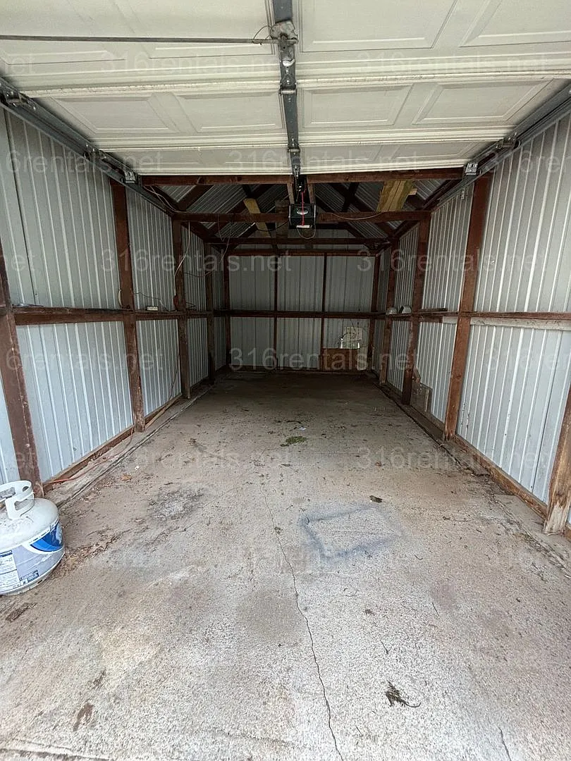 Building Photo - 610 Houser Dr