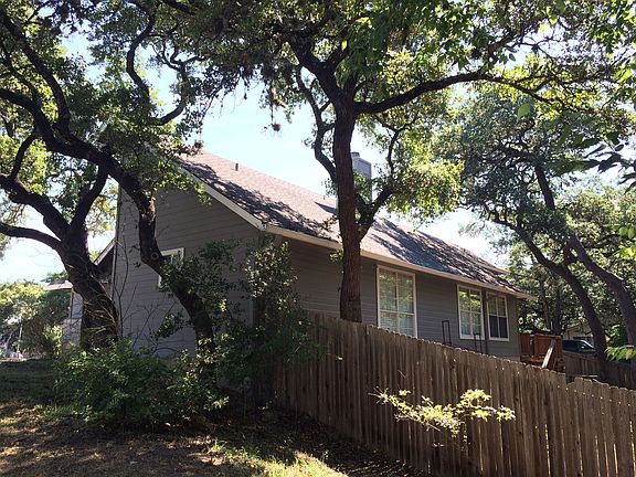 3rd image of 201 Dove Ct E