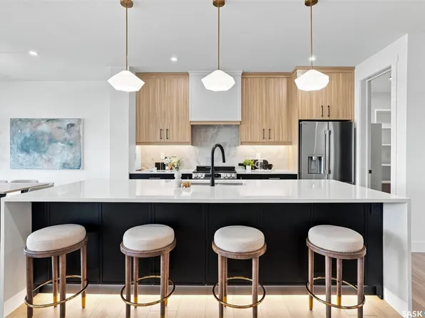 106 Cockcroft Manor, Saskatoon, SK S7V 1Y5