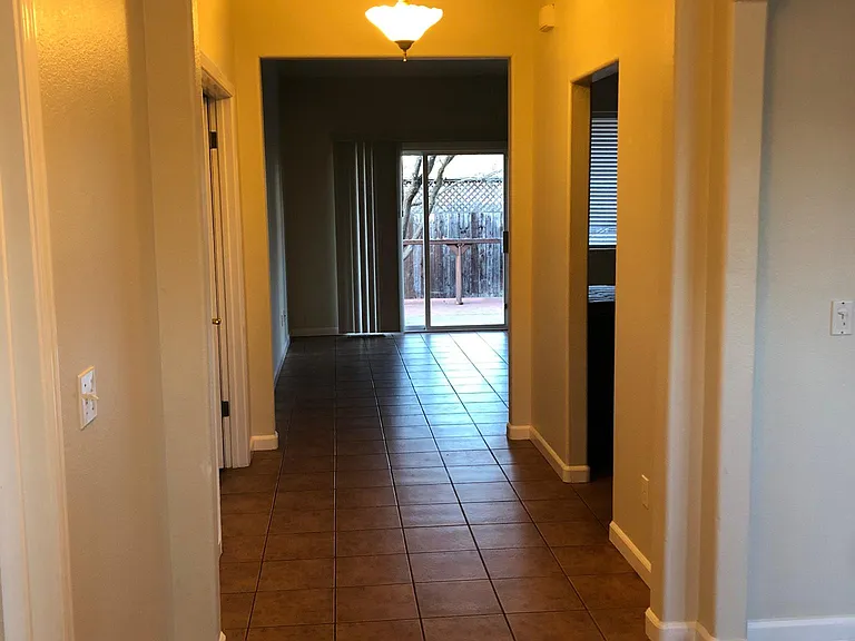67 Cock Robin Ave — Photo 14
