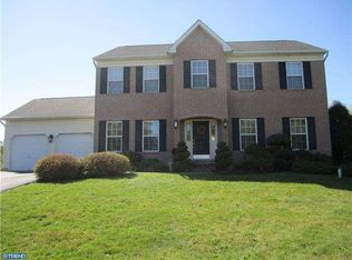 17 Edmonds Dr, Royersford, PA 19468